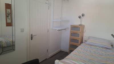 Cosy single room in a great location    Main Photo