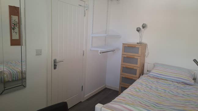 Cosy single room in a great location    Main Photo