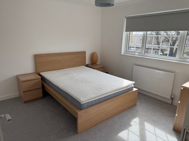Double furnished room  - professional house share  Main Photo