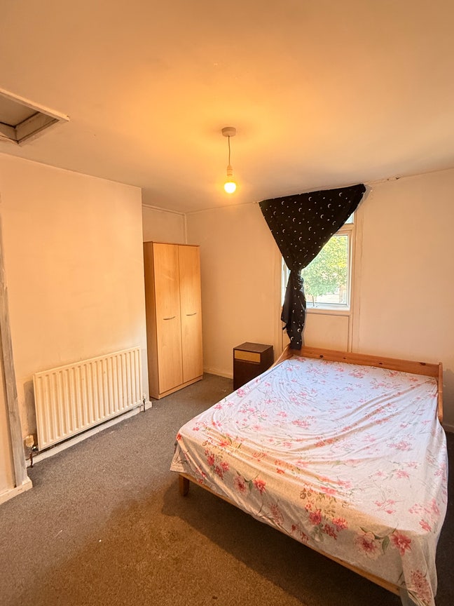 Double room available in Walsall  Main Photo