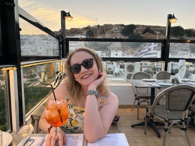 Friendly professional female (33) seeking room Main Photo