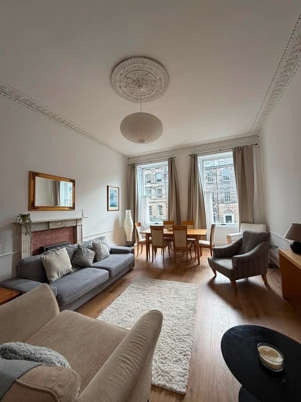 Flatmate wanted for New Town Girly Flat Main Photo