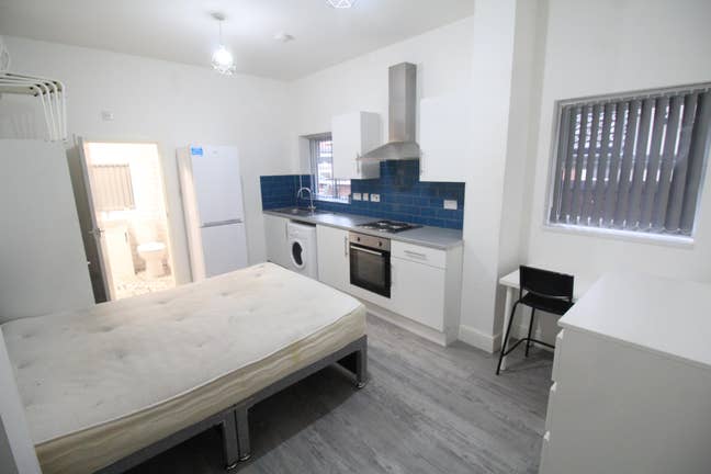 Studio - Furnished - Water & Wifi Included Main Photo