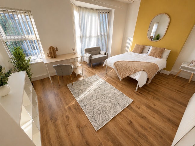 ✨ Smart Rooms~Glanbrydan Ave~50% Off 1st Month✨️ Main Photo