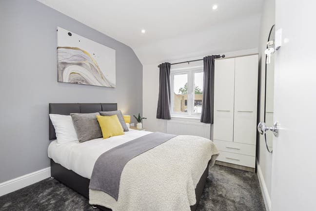 Double Room - Ideal for NHS workers! Main Photo