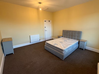 Available - Rooms to Rent. (All Bills Included.) Main Photo