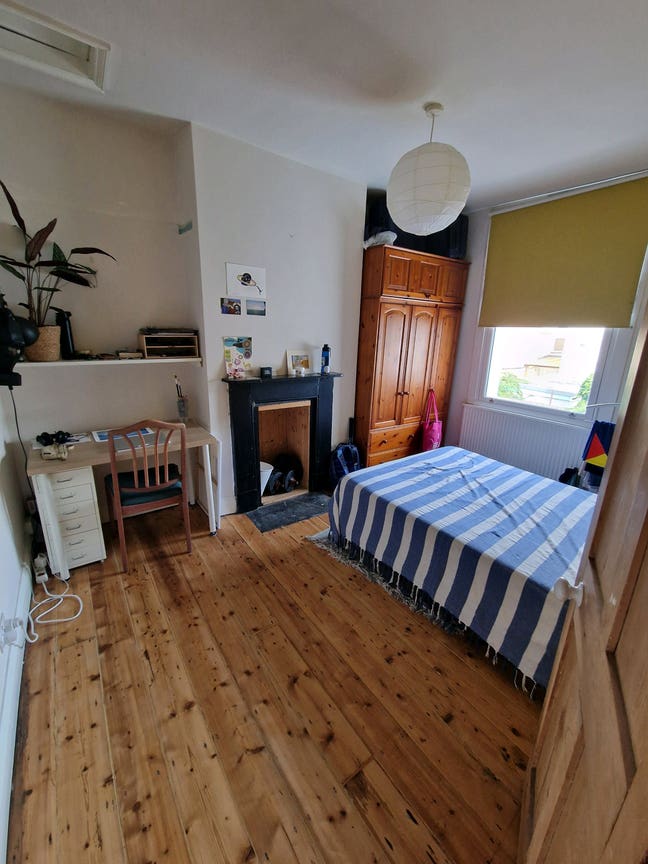 All included furnished double bedroom in cosy home Main Photo