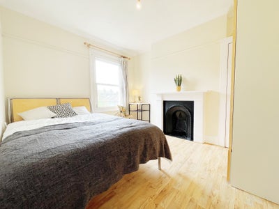 Stunning Double Room | &pound;975 | Surrey Quays Main Photo