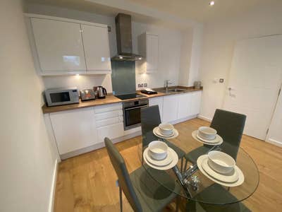 Modern City Centre 1 Bedroom Flat  Main Photo