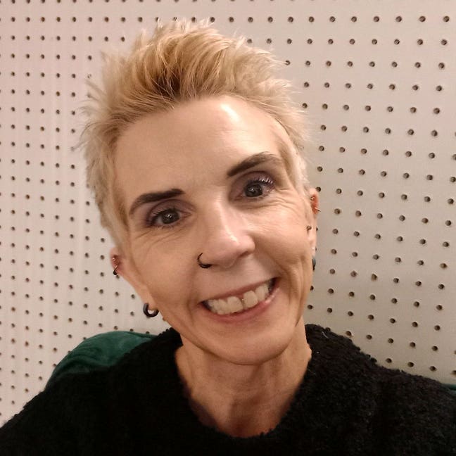 Professional Female seeks a double room Main Photo
