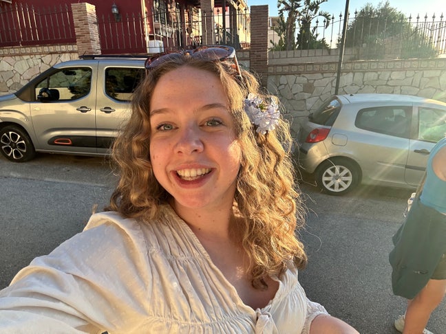 Professional Female seeks a double room Main Photo