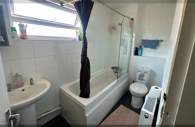 Single Room Available from 1 August Main Photo