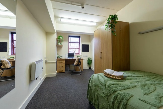 Looking for a replacement at Manchester Student   Main Photo