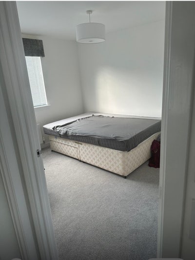 A Room to rent Main Photo