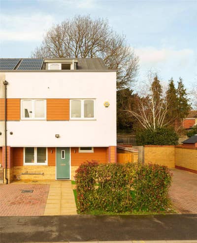 Double room in Modern house-Raynes Park Main Photo
