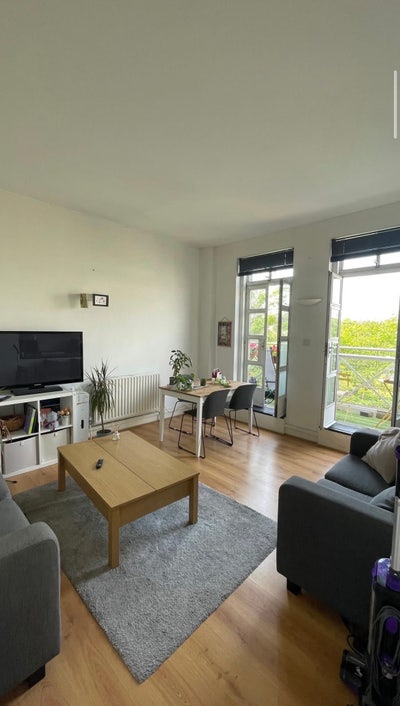 Looking for flatmate for Double room in Wapping  Main Photo