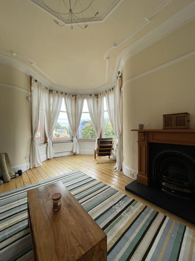 Short term let- West end flat Hyndland Main Photo