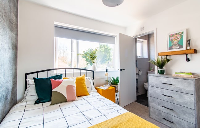 Settle In, Connect, Feel at Home 🏠 Main Photo