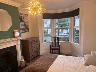 Double room in beautifully furnished house Main Photo