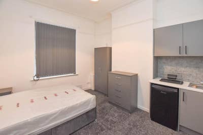 Furnished Double Room Close to Wigan Town Centre Main Photo