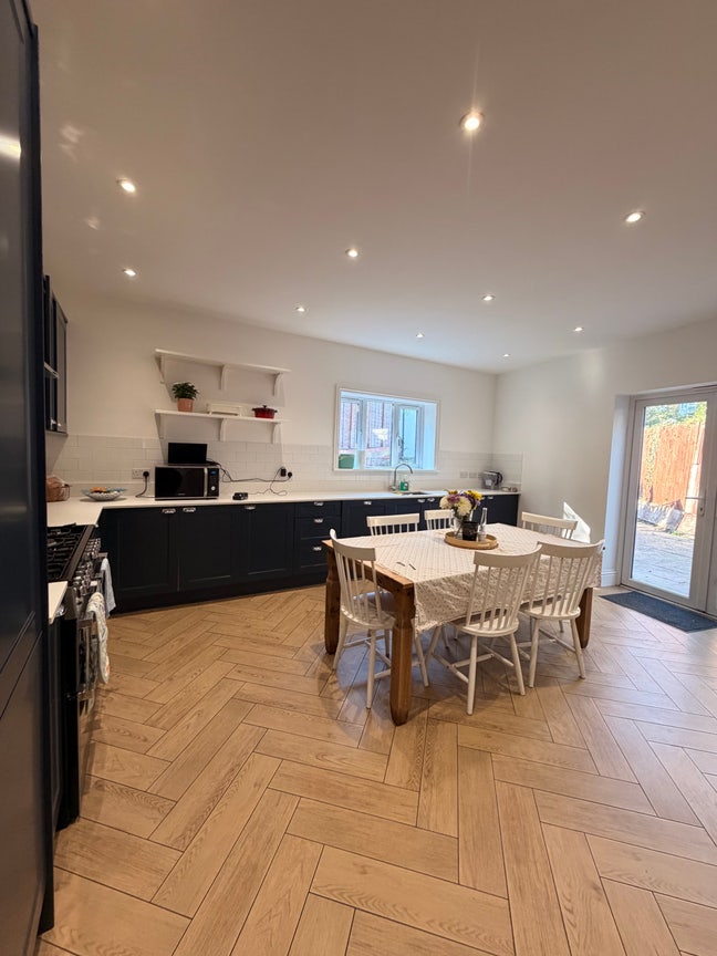 Ensuite  Main Photo