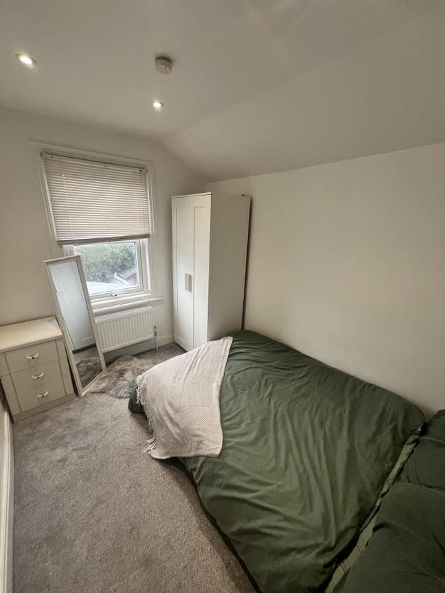Bright Large Double Room in Central Reading  Main Photo
