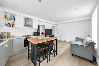 Looking for Lovely New Flatmates!  Main Photo