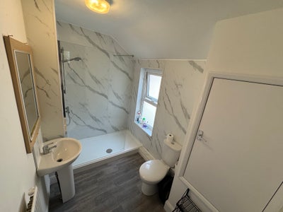 Spacious Room Available for Single Occupancy Main Photo