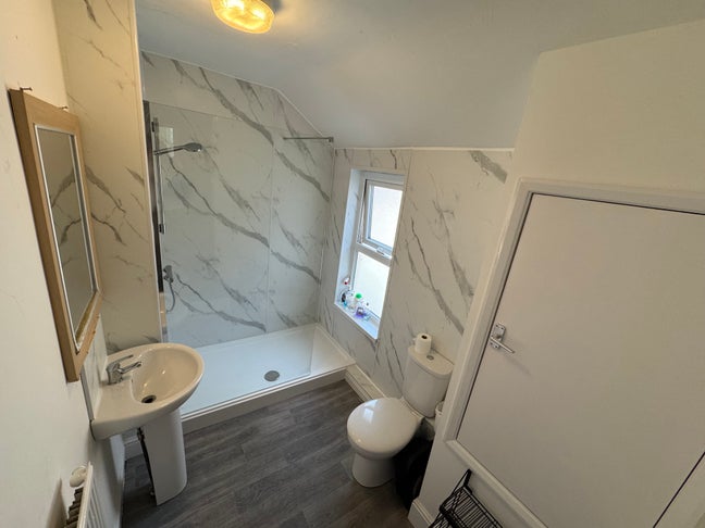 Spacious Room Available for Single Occupancy Main Photo
