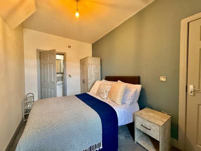 Spacious Ensuite Room- Coronation Rd, Doncaster Main Photo