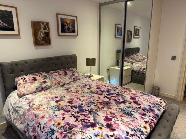 Hi, I am renting out my double bedroom in Romford. Main Photo