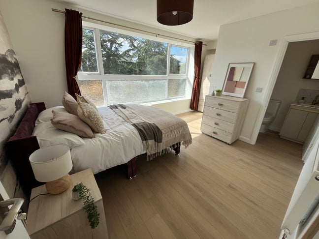Fabulous, Spacious 4-Bedroom Shared House in Yate! Main Photo