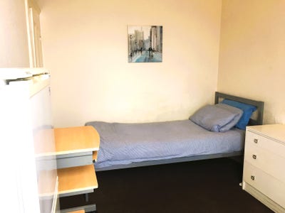 Clean Comfortable room for one. All Inclusive Main Photo