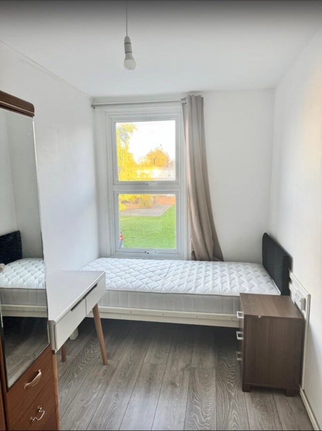 Amazing single room close to station Main Photo