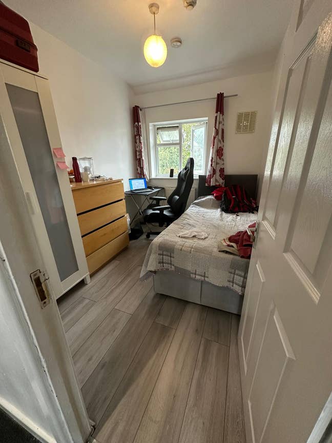 Single Room Available in Hayes  Main Photo