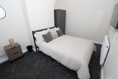 Modern 4 bed house share at 91 West St Main Photo