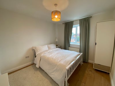 Beautiful En-Suite Double Room | Stylish Home  Main Photo