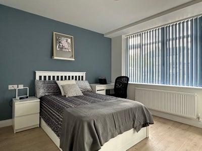 Spacious Ensuit Double Rooms In Sutton! Main Photo