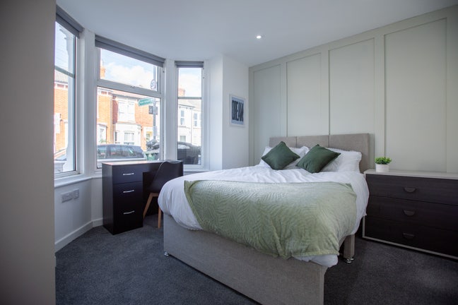 Last room remaining! Stunning double en-suite room Main Photo