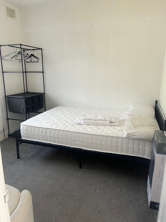 Room Available  Main Photo