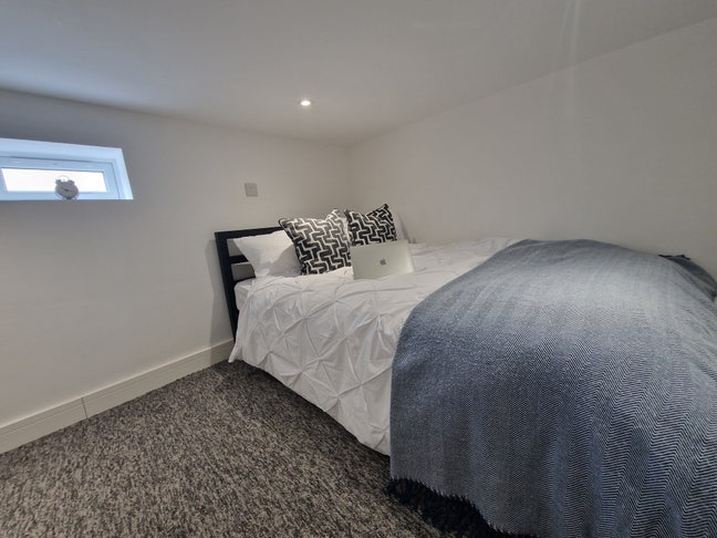 New price! Near village BS9  Main Photo