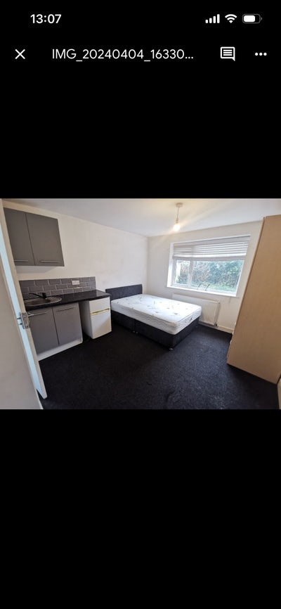 En-suites furnished room  Main Photo