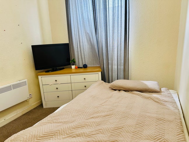 1 bedroom flat furnished  Main Photo