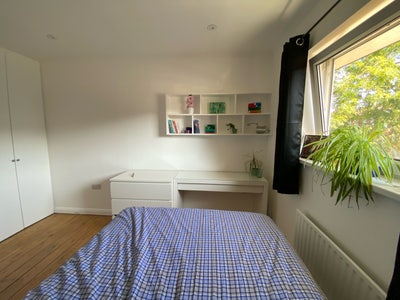 Superb homely double in refurbished house & lounge Main Photo