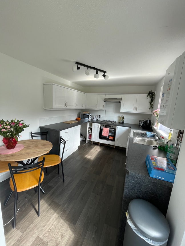 Fringe-Room for rent  Main Photo