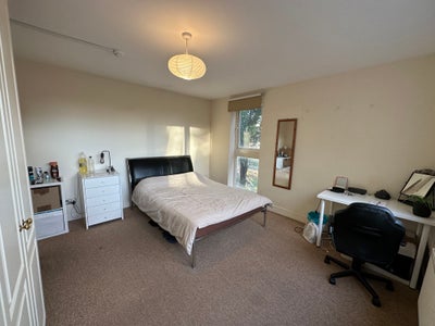 🏠 Spacious Living Room - Double Room  Main Photo
