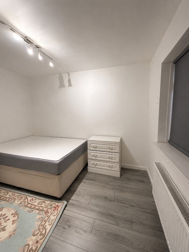 Double Bedroom Available  Main Photo