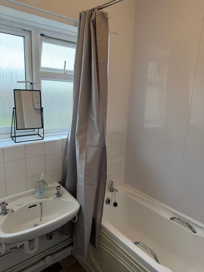3-Bedroom Property in Colchester – Sleeps 5 guest  Main Photo