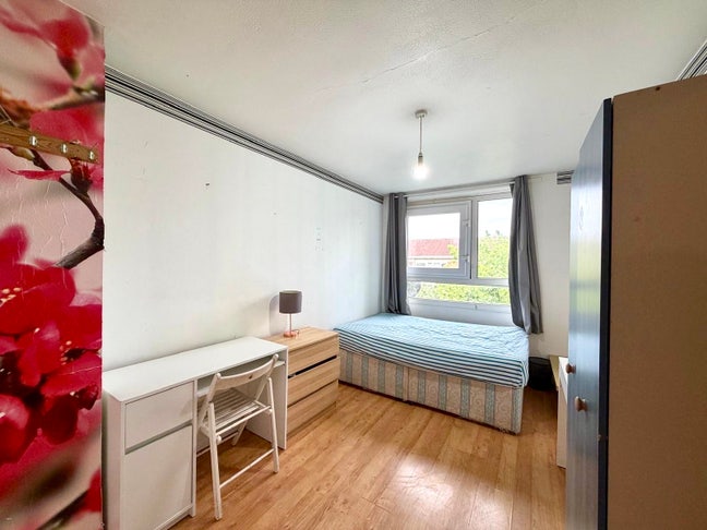 💖Lovely Room in Bow+Couple Welcome+All Bill Incld Main Photo