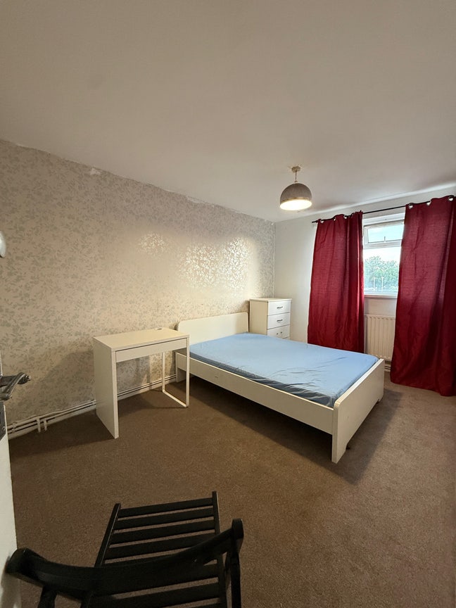Double RM+inc bills ready to move@canary wharf  Main Photo